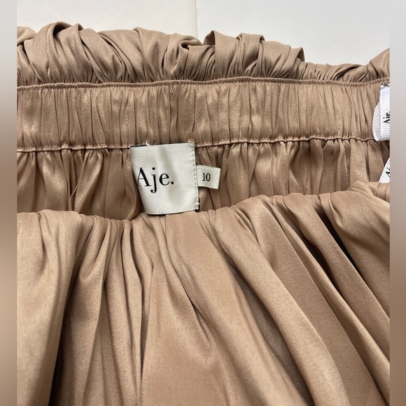 AJE Allure Bubble Top — Size 10 — Silk Blend Off-Shoulder Ruffle Crop Top - Picture 6 of 9